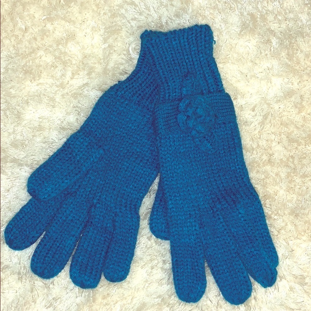 ⭐️6 for $35 - Mix & Match⭐️ Knitted flower gloves